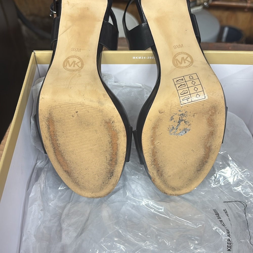 Michael Michael Kors size 9 1/2 Claudia mid leather sandal 🔥 - Picture 6 of 6